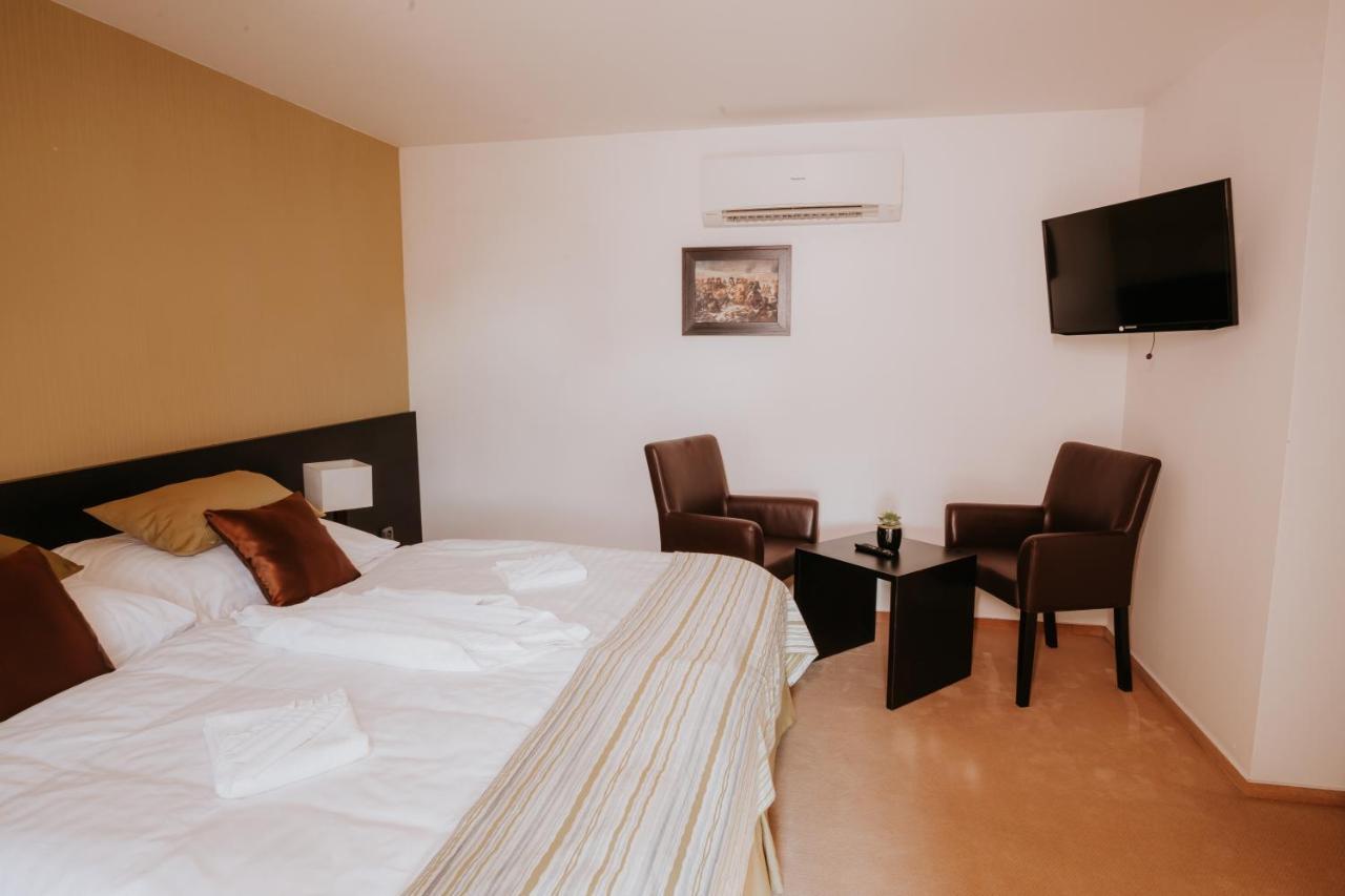 Hotel Bonaparte Кошице Екстер'єр фото