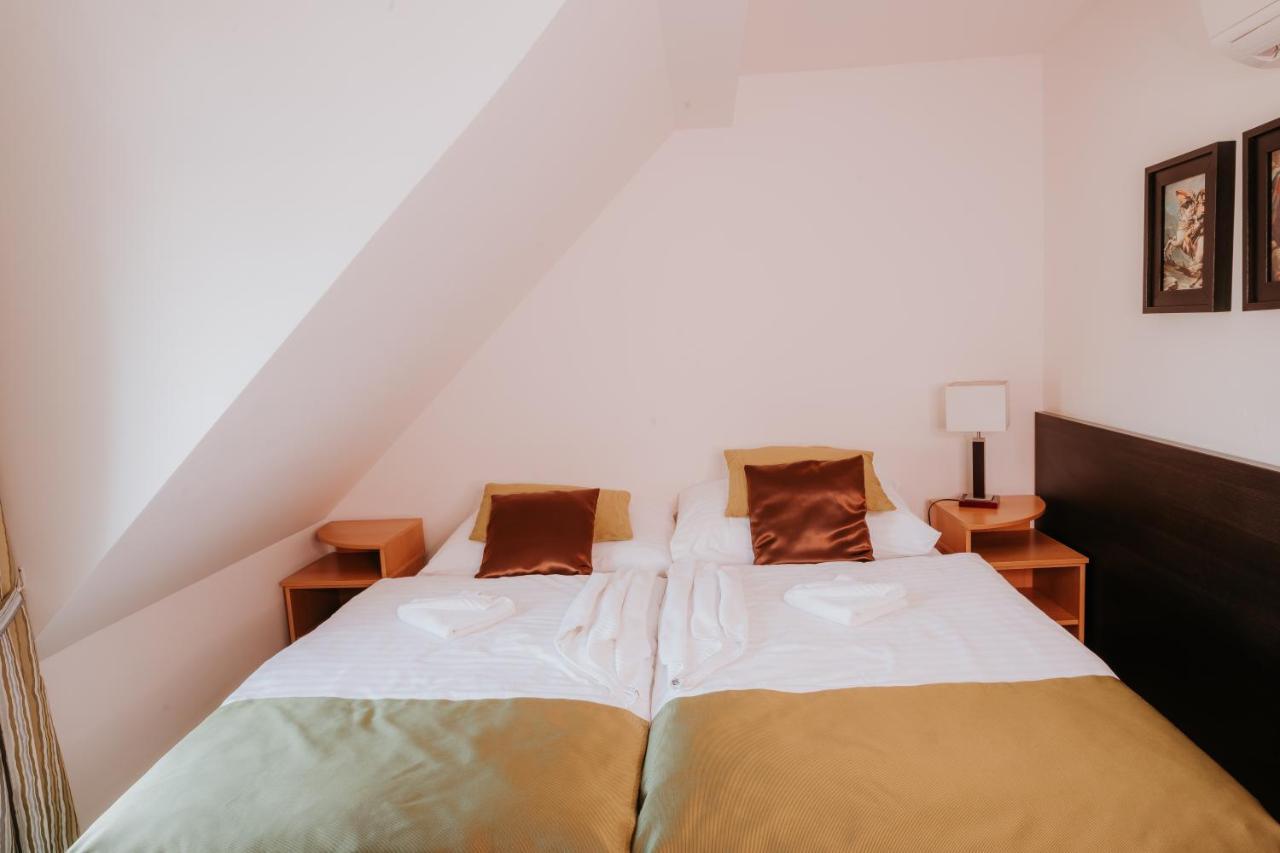 Hotel Bonaparte Кошице Екстер'єр фото