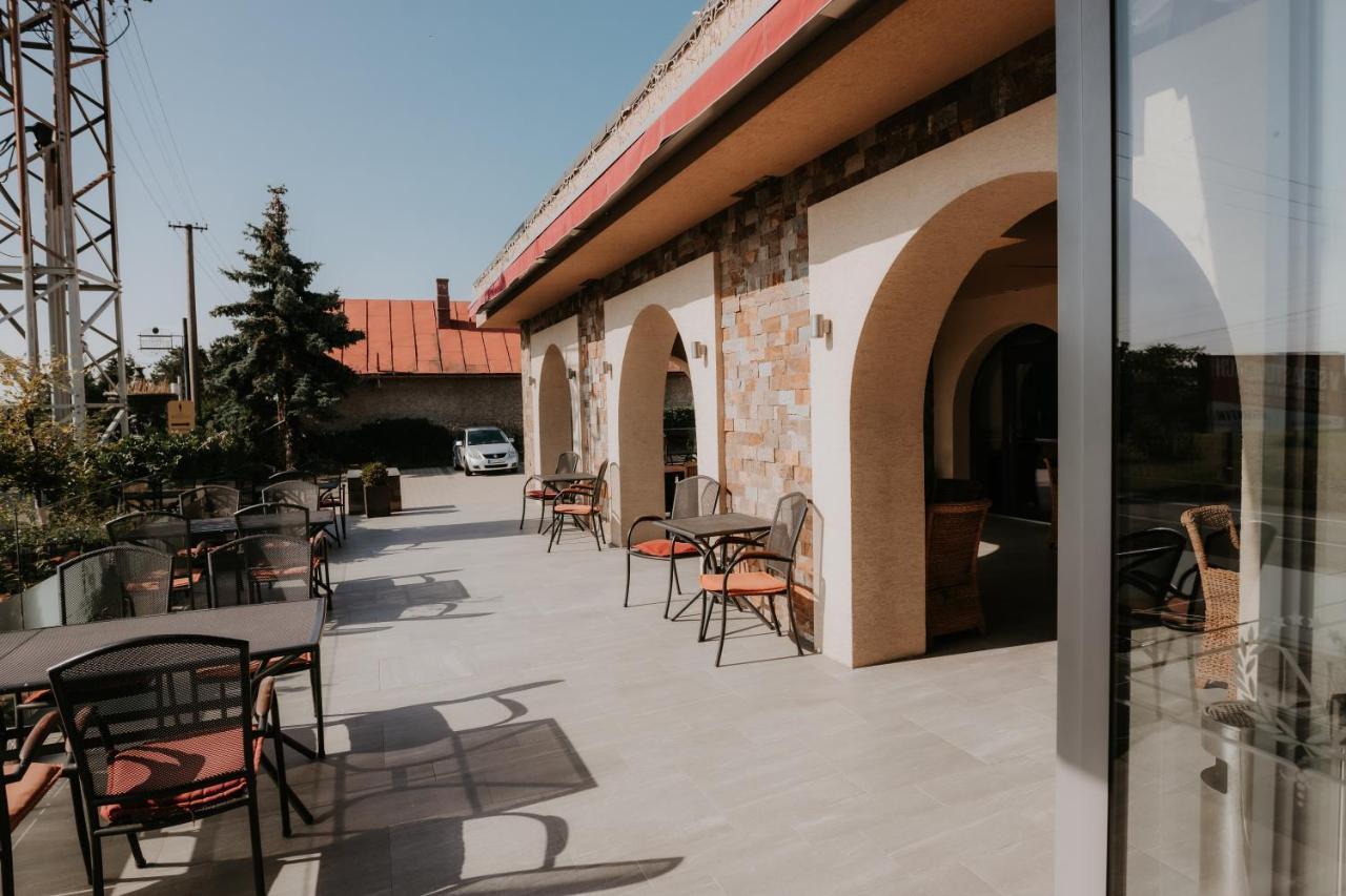Hotel Bonaparte Кошице Екстер'єр фото